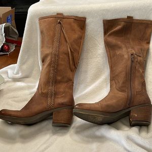 Nine West vintage American collection SZ 11 Vathura  taupe boots